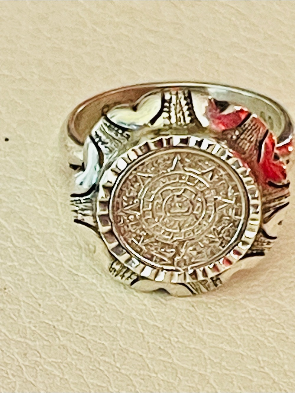 Vintage Aztec Calendar
925 Mexico Mayan Sun
Sterling Silver Ring Size 6